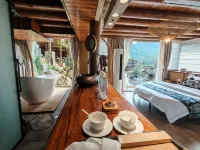 Qiangu Wooden House B&B (Fenglin Buyi Scenic Area)