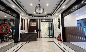 3. Ember Ho..