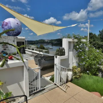 Leshan Futai Homestay (Zhanggong Bridge)