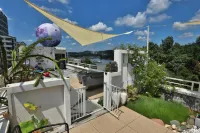 Leshan Futai Homestay (Zhanggong Bridge)