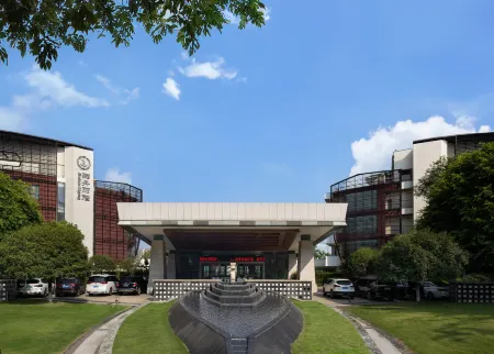 Jiazhou Ligang Hotel Отели рядом с достопримечательностью «Chenshou Wanjuan Tower»