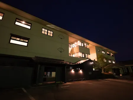 Mt Fuji View and Private Sauna Ryokan Shizuku(No accommodation for 12 years old and below) Отели рядом с достопримечательностью «Panoramic Viewing Platform»