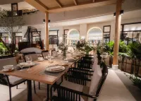 M Social Hotel Phuket - 朝食