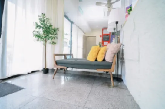 Swing & Pillows @ KL Pekeliling Hotel berhampiran Al-Hidayah Mosque