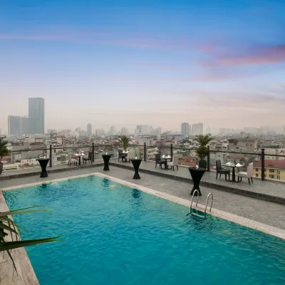 Sen Grand Hotel & Spa Managed by Sen Group Отели рядом с достопримечательностью «Парк Thu Le»