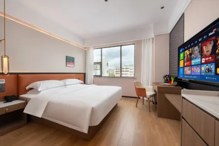 Baiyaduo Hotel (Shanwei Erma Road Food Street Xinli City Plaza) Отели рядом со станцией Shanwei Railway Station