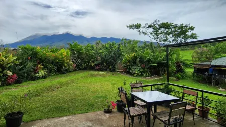 Kalaparan Farm House by Hiverooms