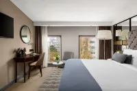 Chekhoff Hotel Moscow Curio Collection by Hilton Các khách sạn gần Church of the Holy Prophet Elijah