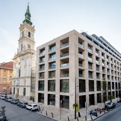 Emerald Downtown Luxury Suites by Continental Group Отели рядом с достопримечательностью «Будапешт Ай»
