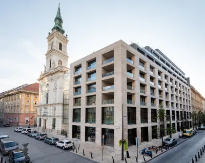 Emerald Downtown Luxury Suites by Continental Group Hotell i District V.