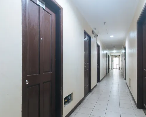 Mervin's Terraces by RedDoorz Nổi bật Photos