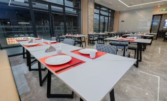 Yayue Hotel (People's Square)