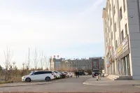 LanHao International Hotel - parking
