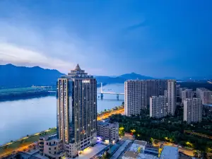 โรงแรมโรเซอรี่ แม่น้ำฟูชุน ถงหลู่