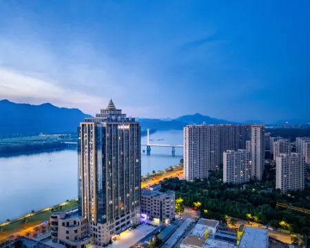 โรงแรมโรเซอรี่ แม่น้ำฟูชุน ถงหลู่ โรงแรมในถงหลู่