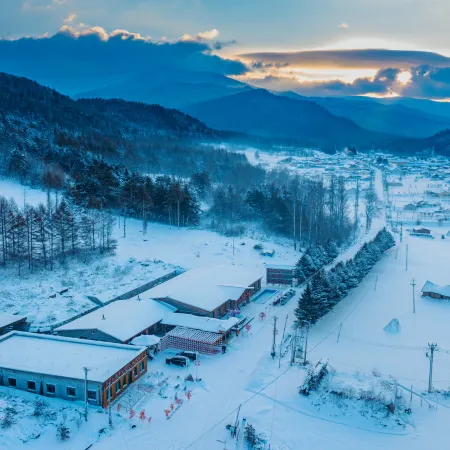 Xuegu Jinze Cold Spring Town (China Xuegu Scenic Area)