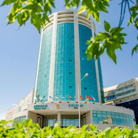 Дипломат Отели рядом с достопримечательностью «Мечеть Абу Наср аль-Фараби»