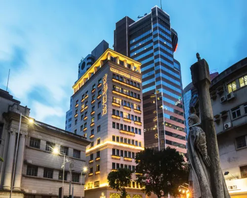متروبول هوتل Hotels near ميدان سينادو