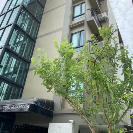 51 Suanplu Residence Отели рядом с достопримечательностью «Станция метро BTS-Bang Wa»