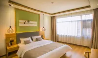 Qianmo Shangjing Hotel Hotels near Xihua Railway Station