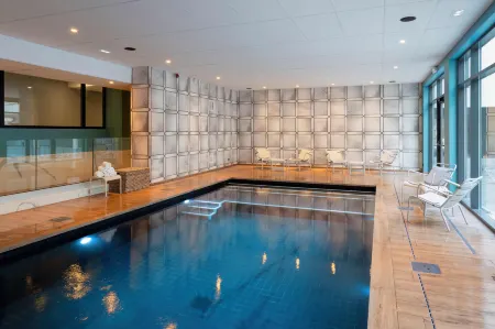 Novotel Rouen Centre Cathédrale Отели рядом со станцией Вокзал Роуэн-Рив Дройт