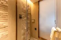 Lavande Hotel Wuhan Tianhe Airport Aviation Headquarters Subway Station Branch - Flughafentransfer