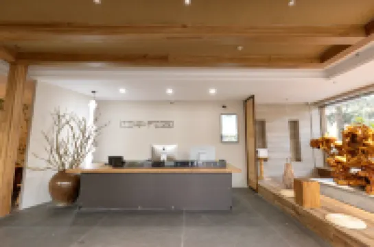 四季花園飯店 鹿寨住宿飯店