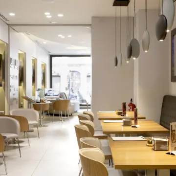 Best Western Premier Hotel Dante Отели рядом с достопримечательностью «Готический квартал»
