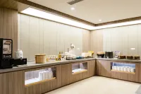 HanTing Hotel (Hebi Qi County Bus Station)