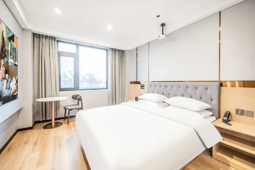 Leisurely Cinema Hotel