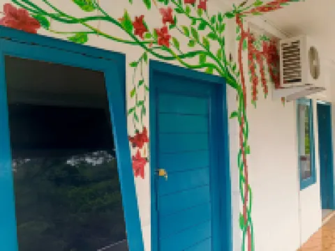 Aloha Beach House Hoteles en Tepus