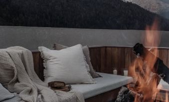 Shangri-La The Chenrezig Sky Garden Hotel