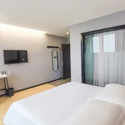 Scenic  Hotel (Shanghai Jinshan Tinglin Branch) Hotels near Tinglin Railway Station