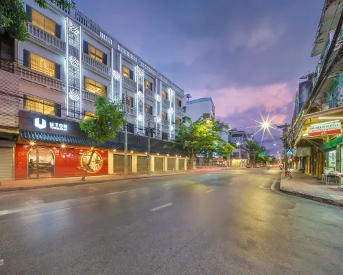U TOR Yaowarat - Bangkok Chinatown Các khách sạn gần Trường Debsirin