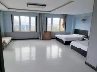 Shuangyan Hotel