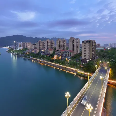 Mountain Echo River View Resort Homestay (Chenzhou Zixing Dongjiang Lake Branch)
