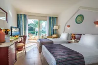 فندق بوتيك ستايل بارون بالمز للبالغين فقط من سن 16 عاماً فما فوق Hotels near Charmillion Club Beach
