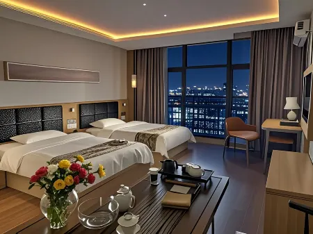 Rongzhou Hotel Отели рядом с достопримечательностью «Zhenwu Tower»