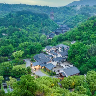 Xinchang Big Buddha Temple Fanyin Hotel Hotels near Banzhu Scenic Area