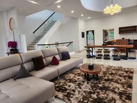 Zinnia Residence Tanah Rata Отели рядом с достопримечательностью «Cameron Highlands Trail No. 3»