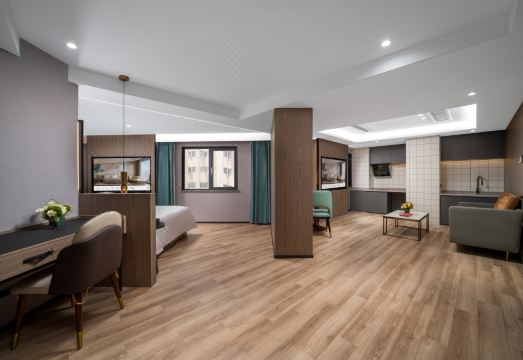 와우 이그제큐티브 호텔