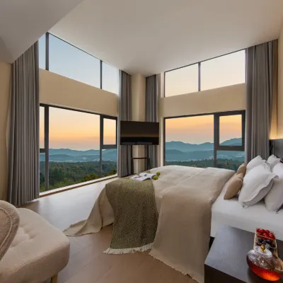 Express comfort of cloud Hotels near Jiuzhaigou People's Hospital (East to Jiuzhaigou Health Bureau)