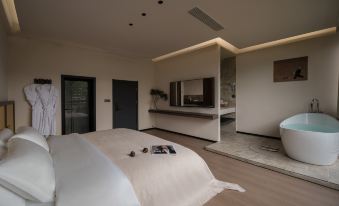 Shanshanli RiverView Design Residence (Zhenyuan Ancient City New Bridge Store)