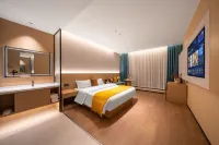 Baiyi Business Hotel (Zhengzhou East High-Speed Rail Station)