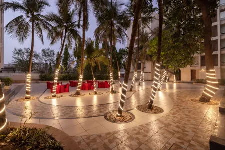 Quality Inn Patria Suites, Rajkot Отели рядом с достопримечательностью «ISKCON Rajkot, Sri Sri Radha Neelmadhav Dham»