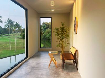 The Luxurious 231, Lake House Villa