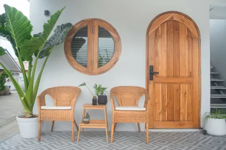 Uncle NID Hostel Отели рядом с достопримечательностью «KMITL Stadium»