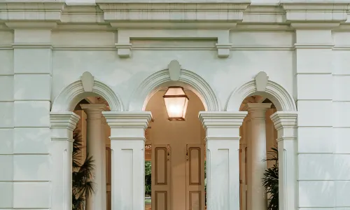 Maniumpathy Hotel