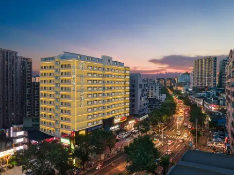 Chonpines Hotel Haikou Qilou Old Street and  South Road Liuhe Building Store Отели рядом с достопримечательностью «Nanya Plaza»
