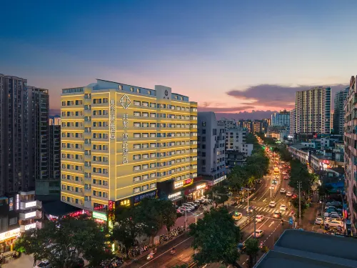 Chonpines Hotel Haikou Qilou Old Street and  South Road Liuhe Building Store